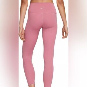 Nike yoga 7/8 leggings Size M